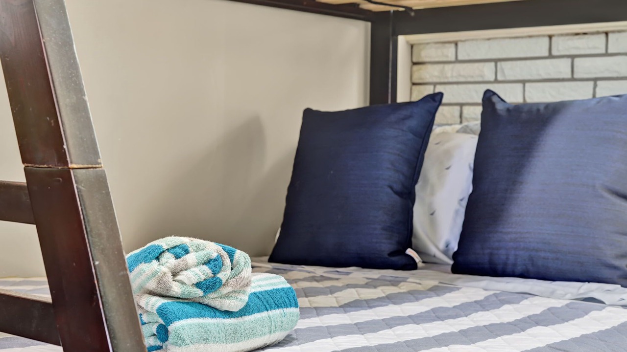 Photo of Bedroom in Crystal Beach