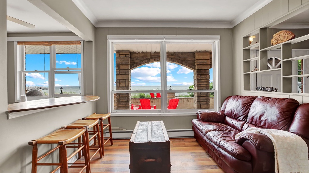 Photo of Livingroom in Crystal Beach