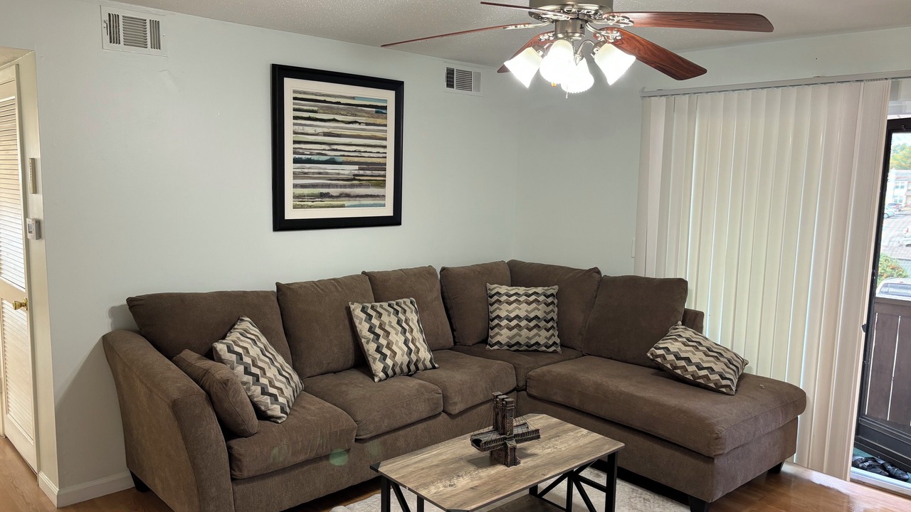 Photo of Livingroom in Mehlville