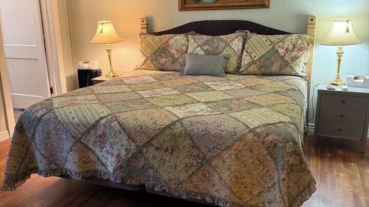 Photo of Bedroom in Pineland