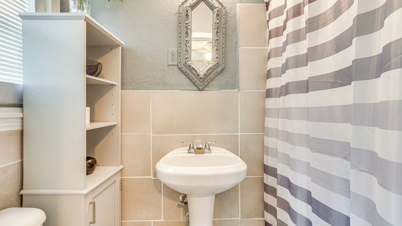 Photo of Bathroom in Central Oklahoma City