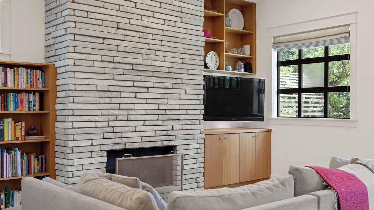 Photo of Livingroom in Blackshear-Prospect Hill