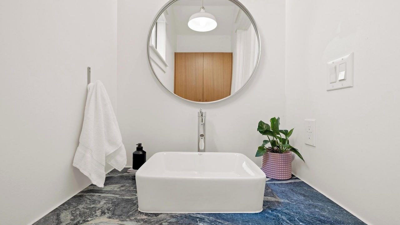 Photo of Bathroom in Blackshear-Prospect Hill