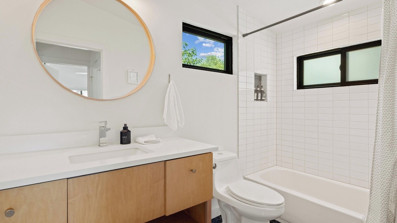 Photo of Bathroom in Blackshear-Prospect Hill