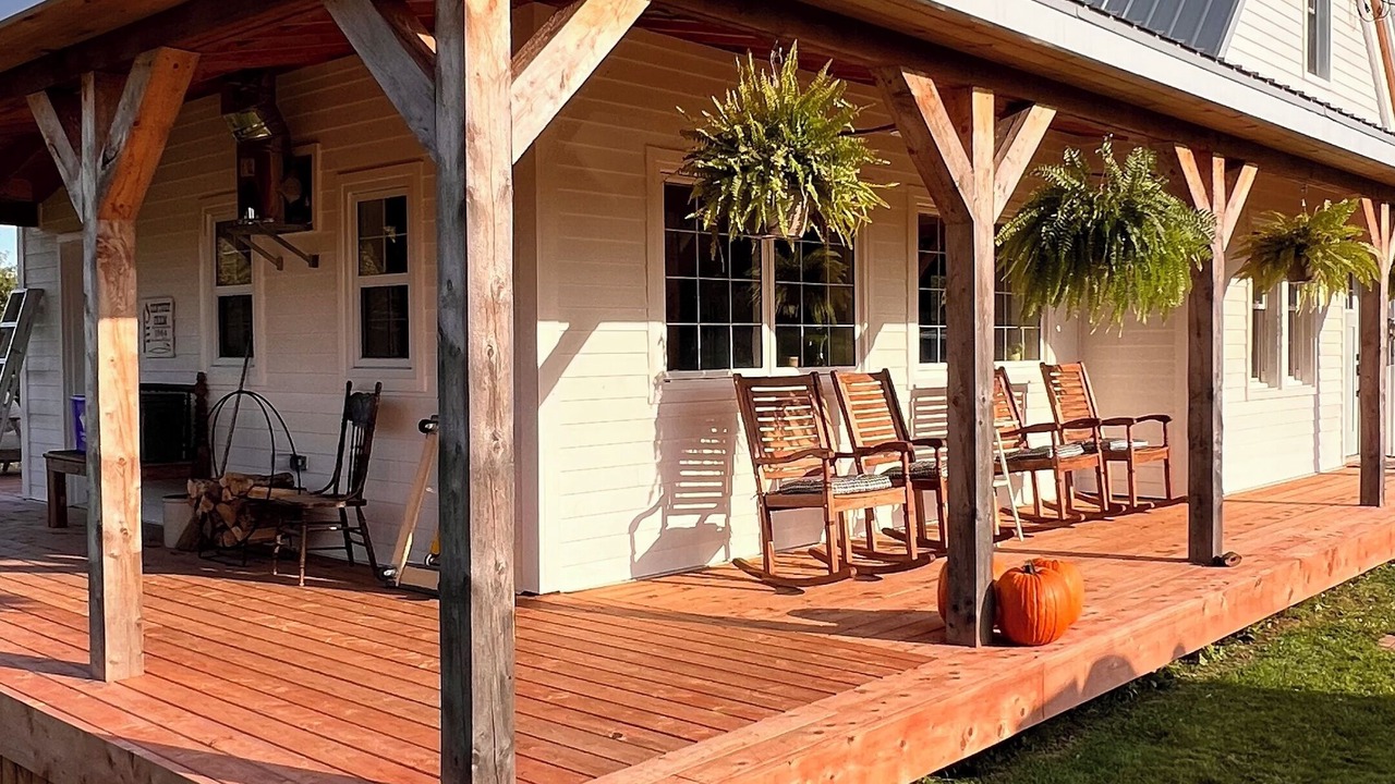 Photo of Patio Balcony in Charlotte's Shore