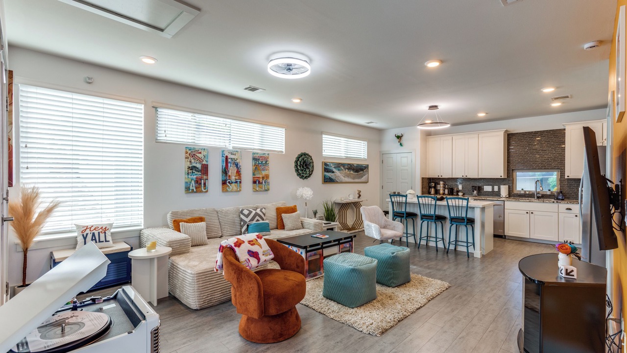 Photo of Livingroom in MLK