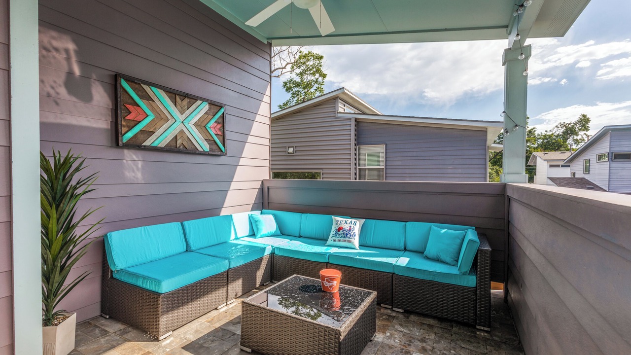 Photo of Patio Balcony in MLK