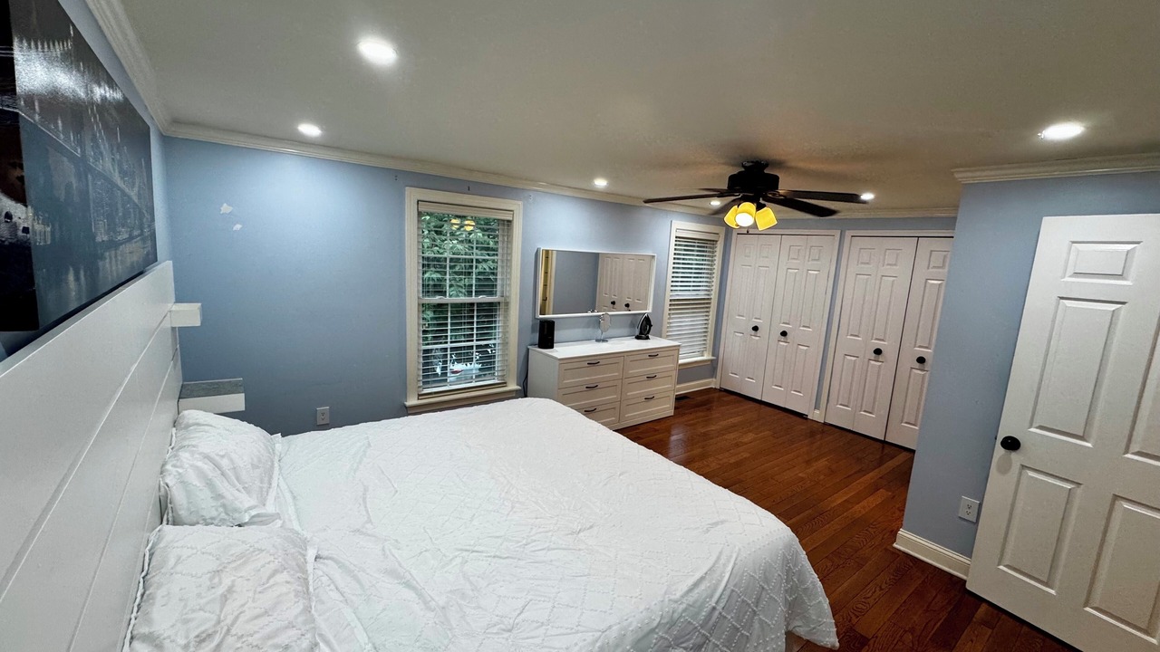 Photo of Bedroom in White Oak