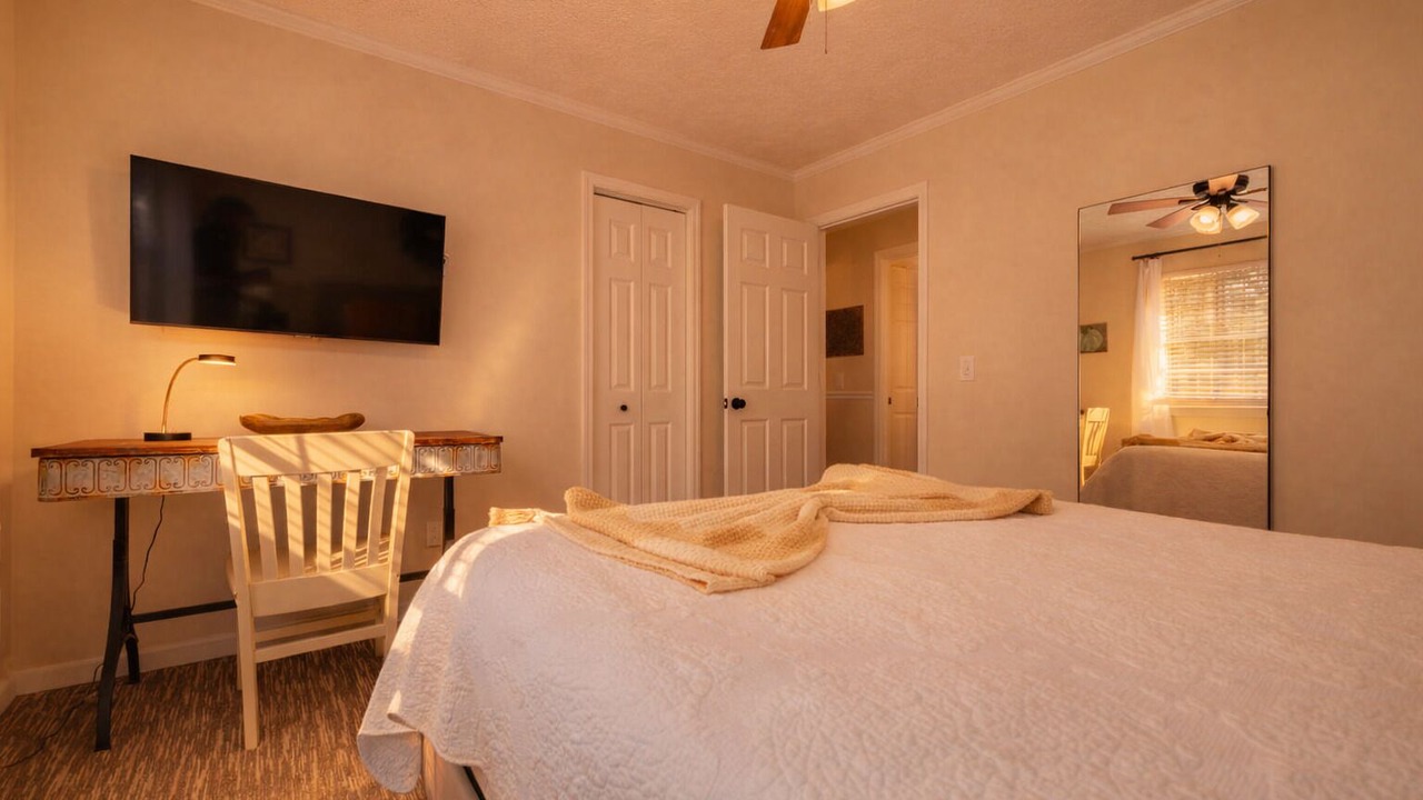 Photo of Bedroom in Dahlonega