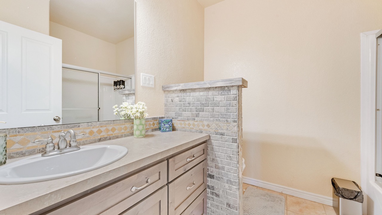 Photo of Bathroom in Kemp