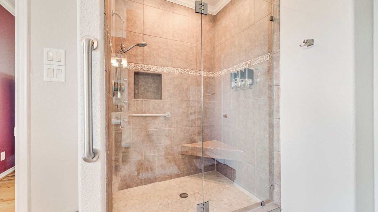 Photo of Bathroom in Kemp