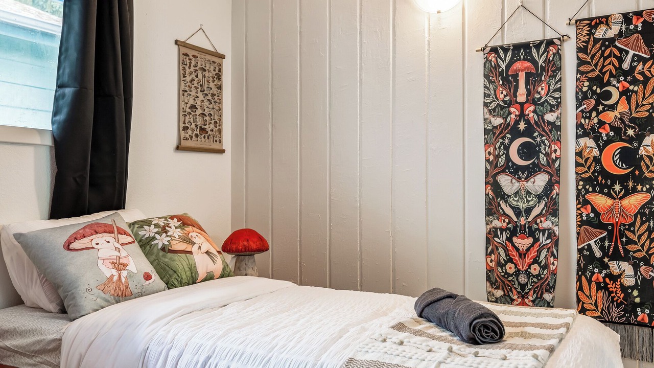 Photo of Bedroom in Western