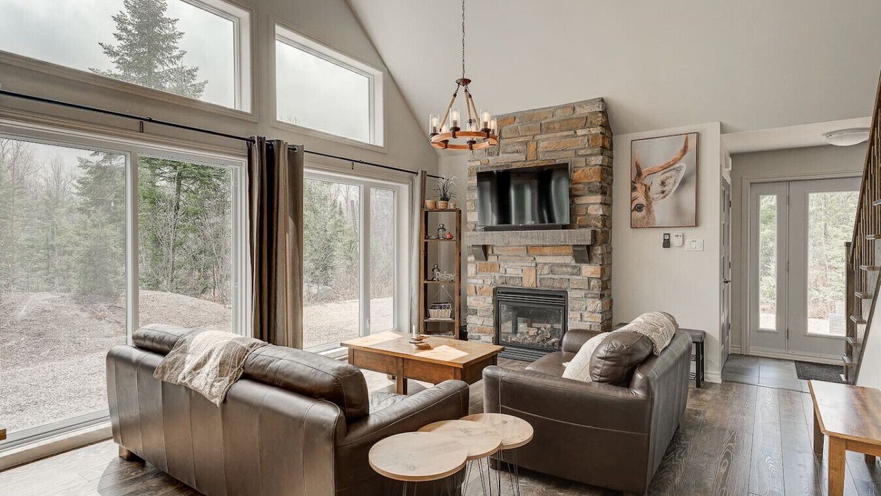 Photo of Livingroom in Lac-Superieur