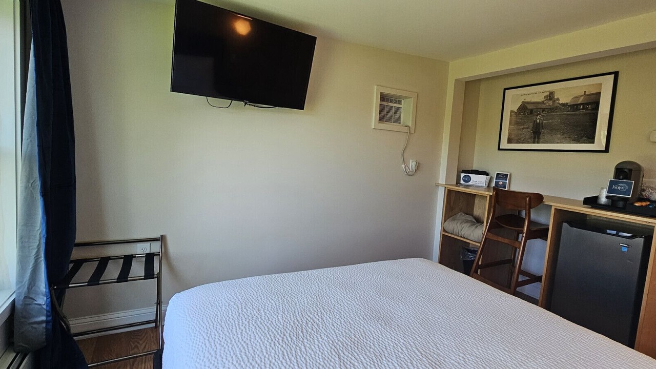 Photo of Bedroom in Greenville Junction