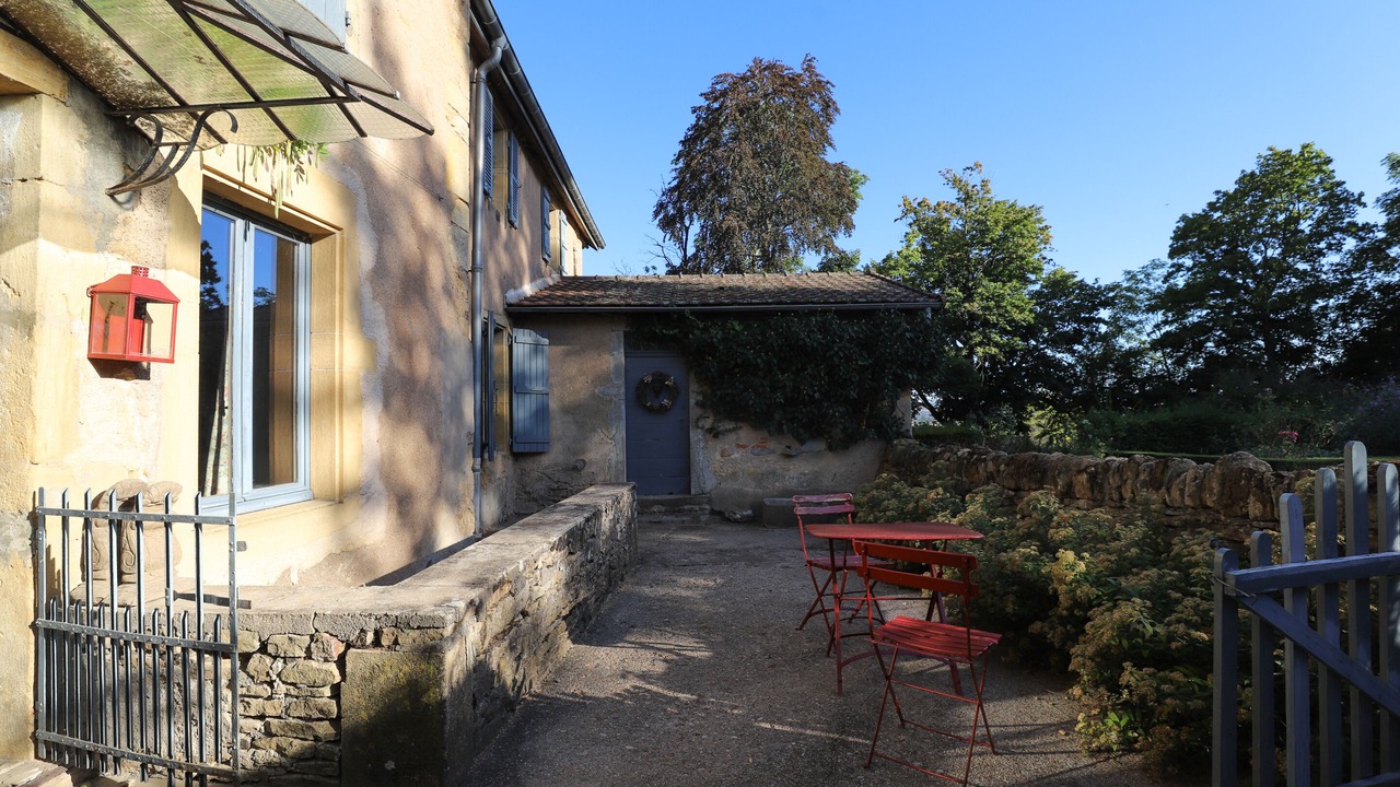 Photo of Outdoor in Saint-Julien-de-Civry