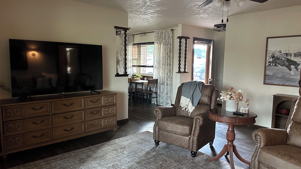 Photo of Livingroom in Clarendon