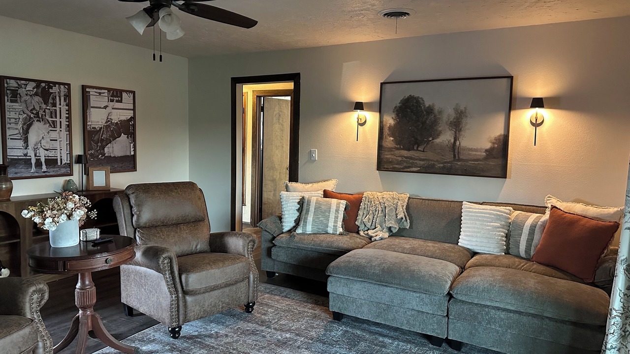 Photo of Livingroom in Clarendon