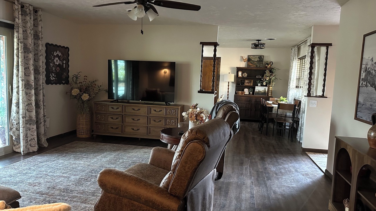 Photo of Livingroom in Clarendon