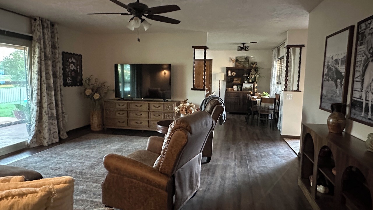 Photo of Livingroom in Clarendon
