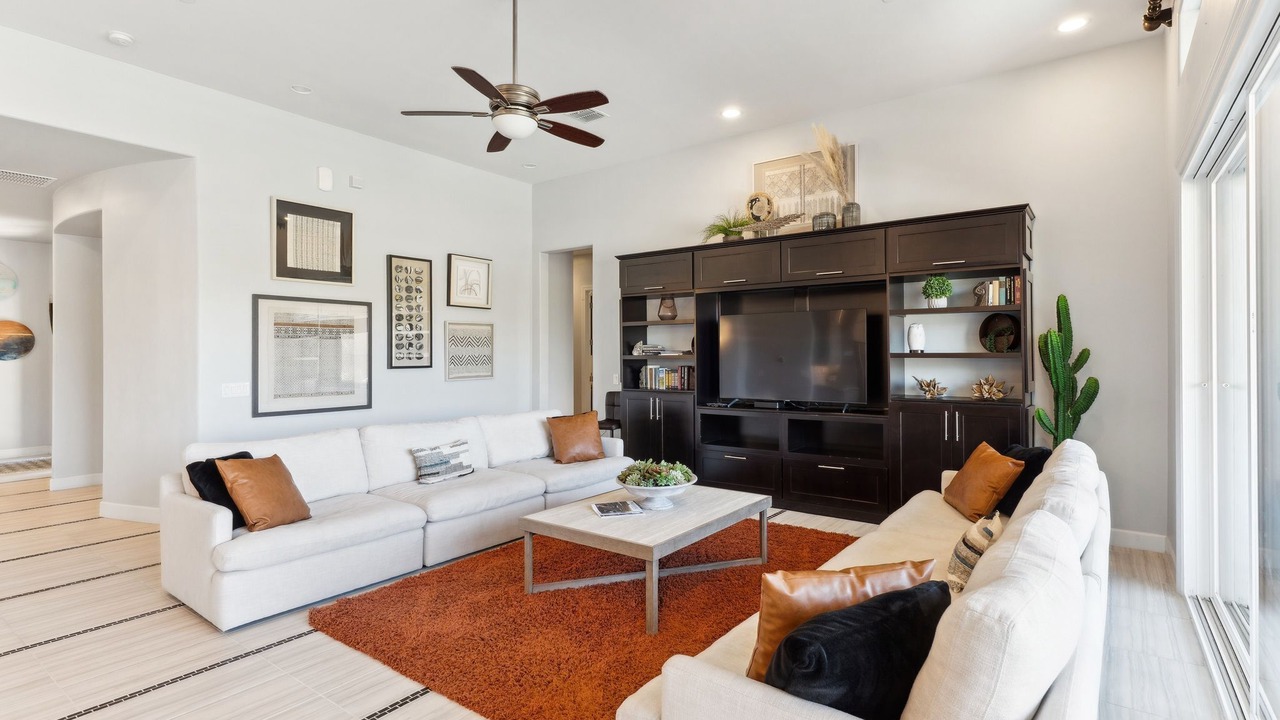 Photo of Livingroom in Dove Mountain
