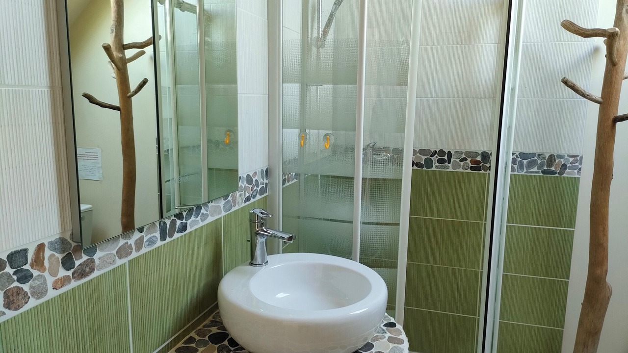 Photo of Bathroom in Le Vivier-sur-Mer