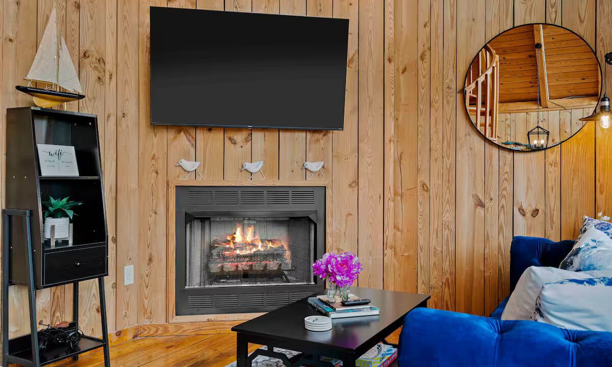 Photo of Livingroom in Six Mile