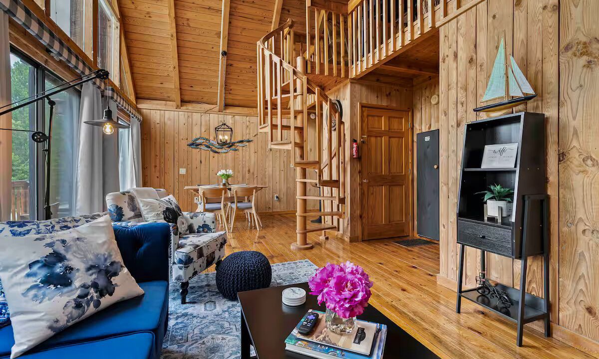 Photo of Livingroom in Six Mile