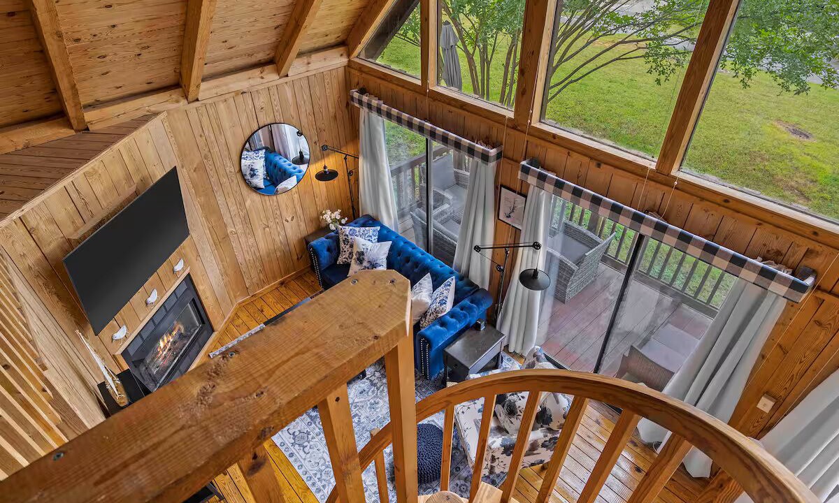 Photo of Livingroom in Six Mile