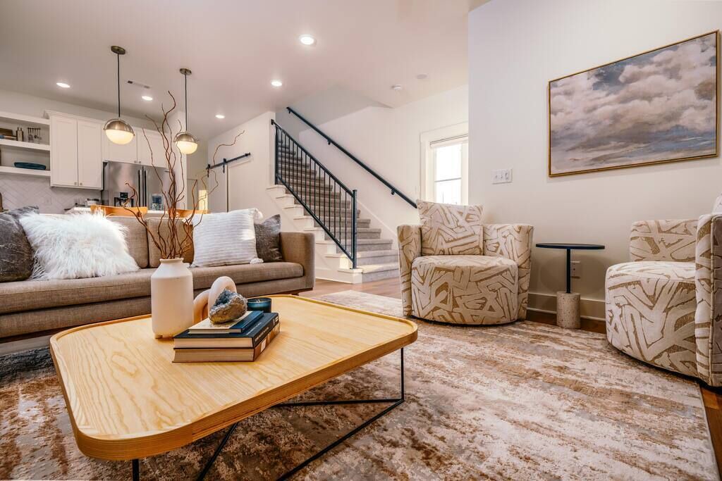 Photo of Livingroom in Downtown