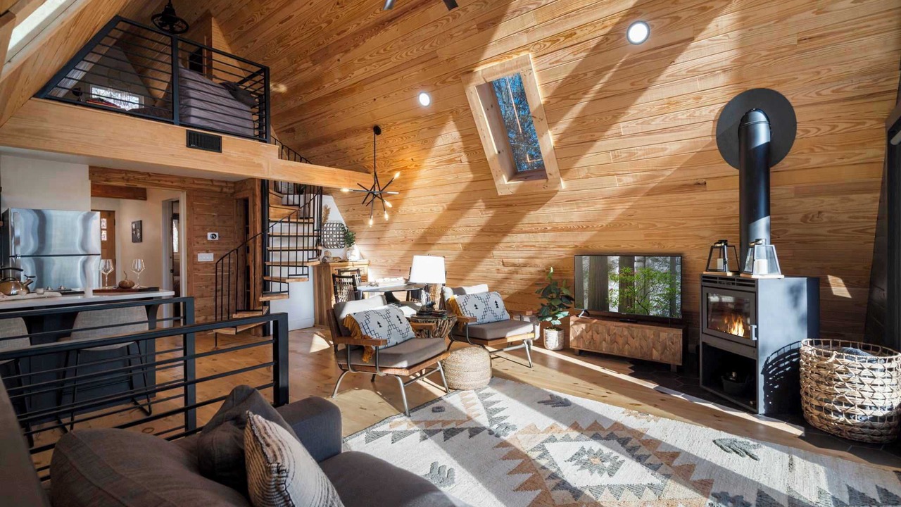 Photo of Livingroom in Lost Bridge Village