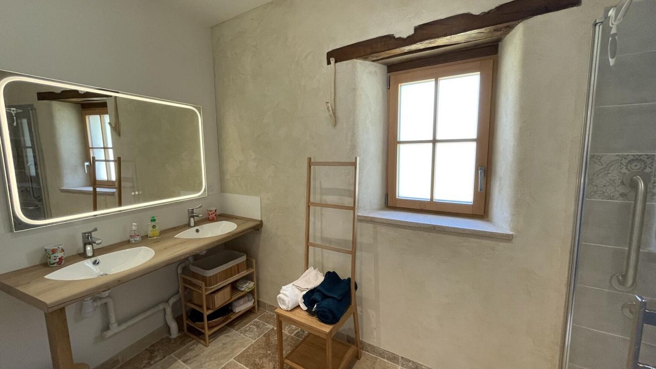 Photo of Bathroom in Perrusson