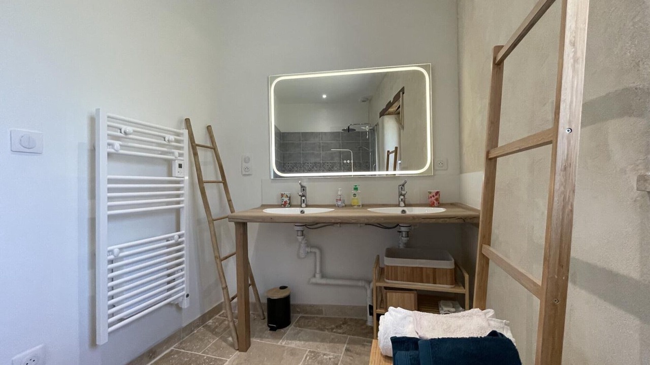 Photo of Bathroom in Perrusson