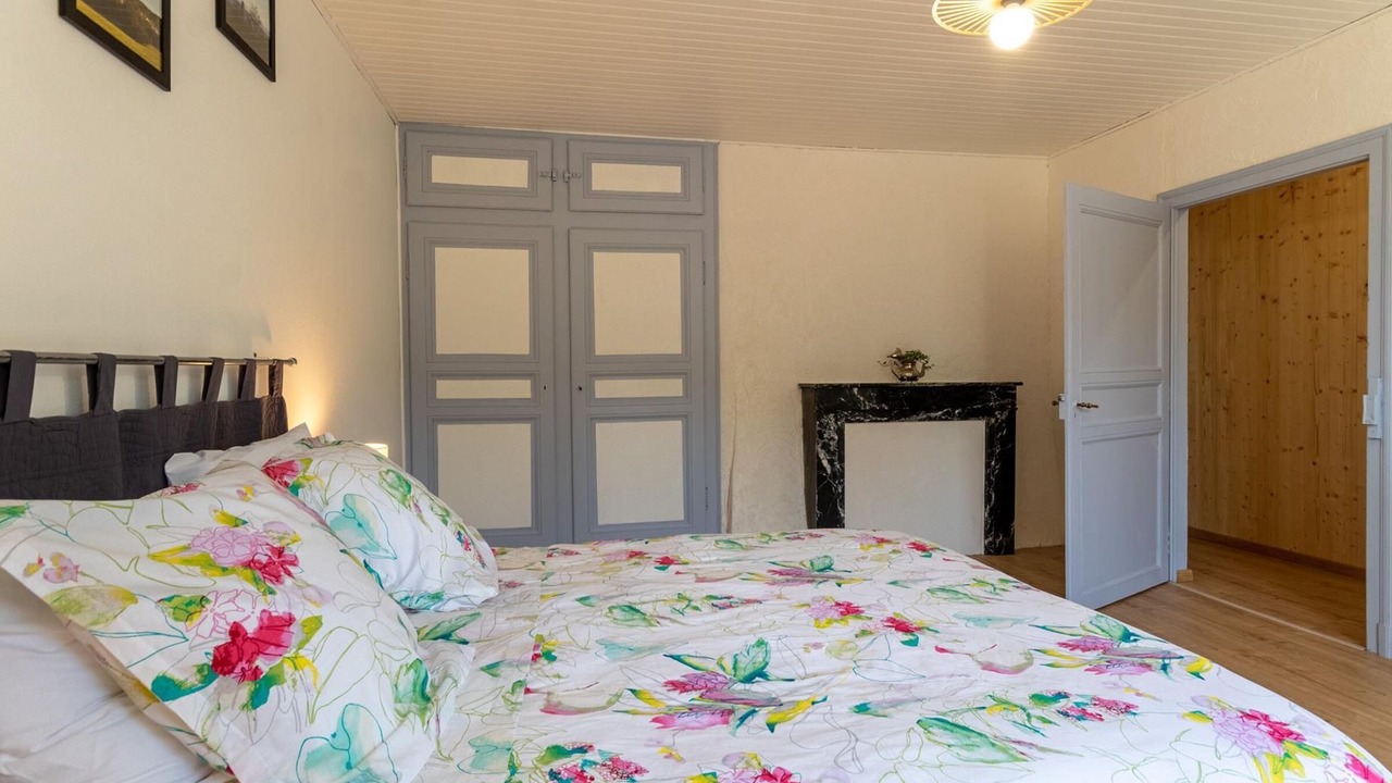 Photo of Bedroom in Equevilley