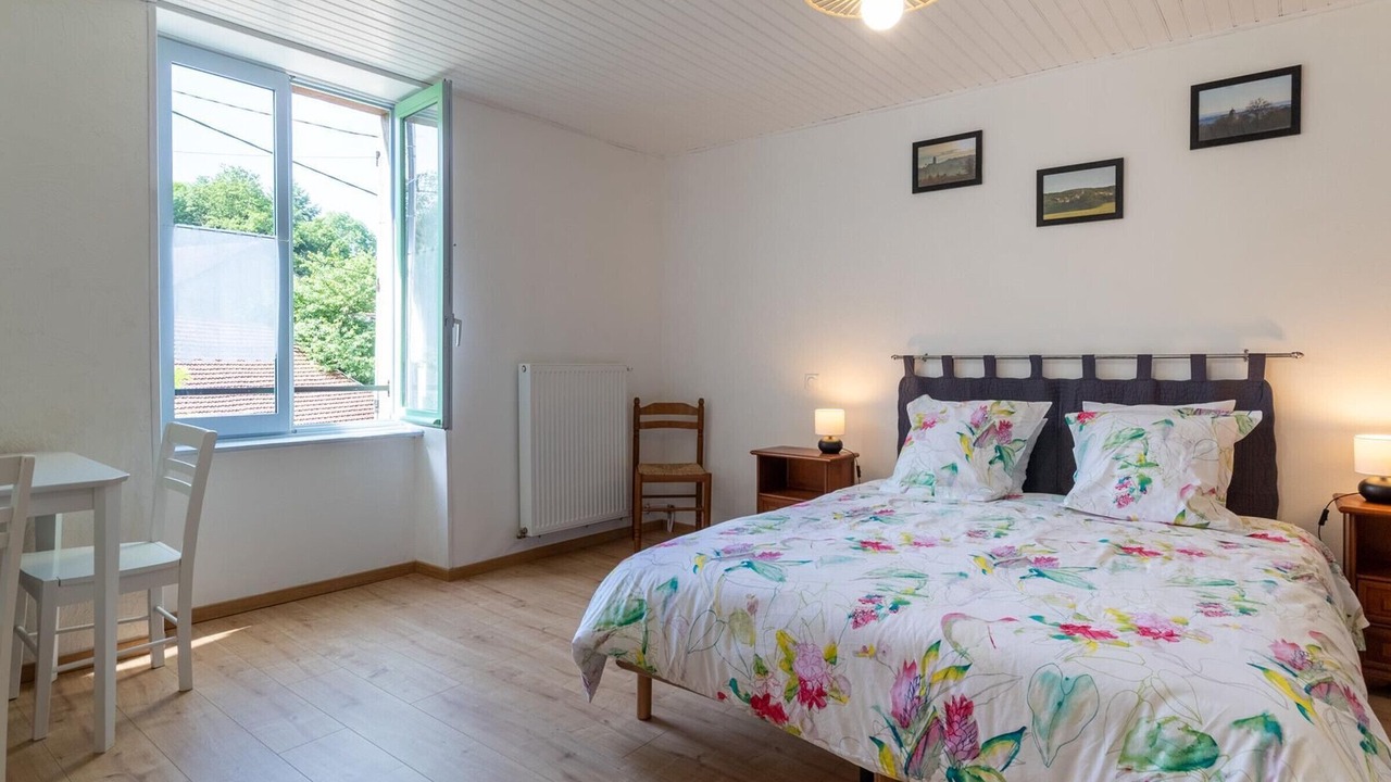 Photo of Bedroom in Equevilley