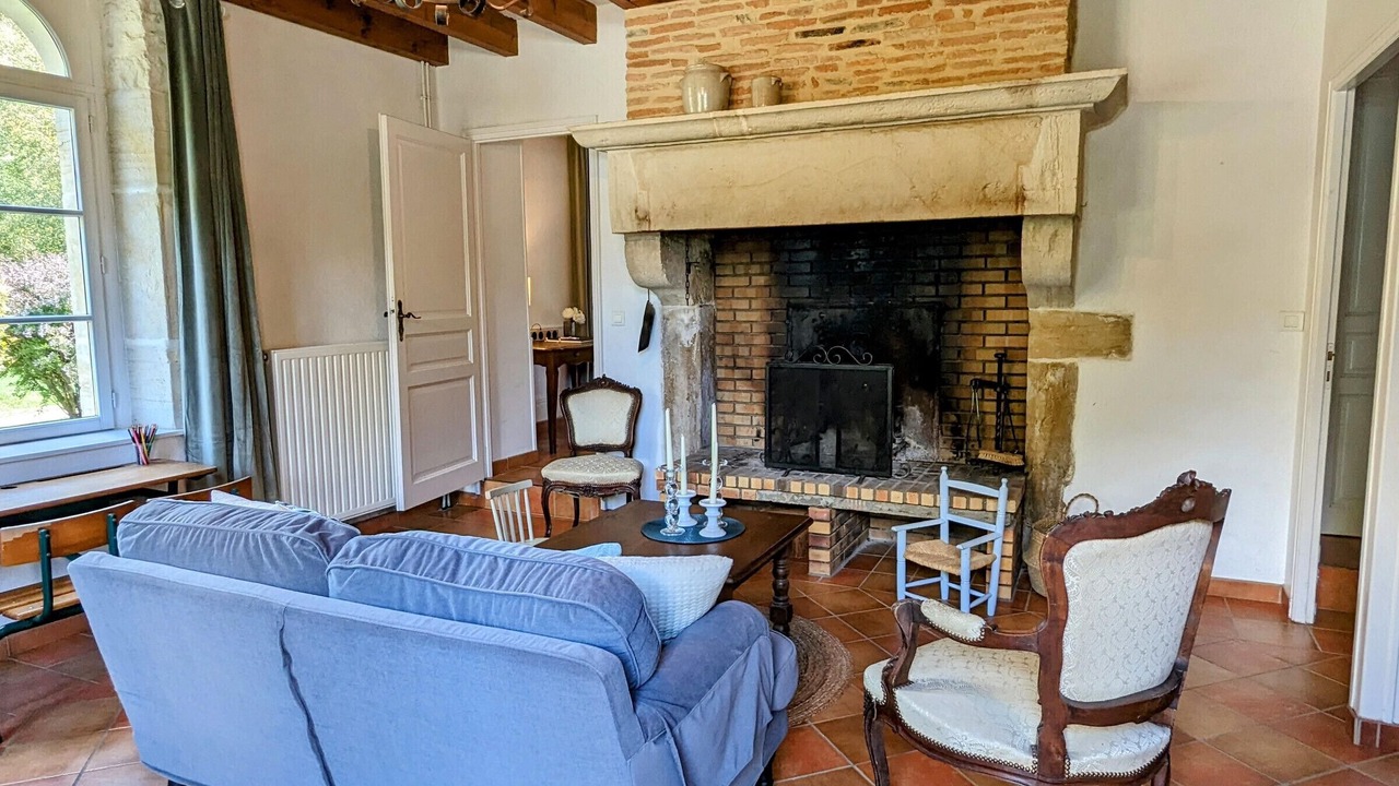 Photo of Livingroom in Saint-Loup-Nantouard
