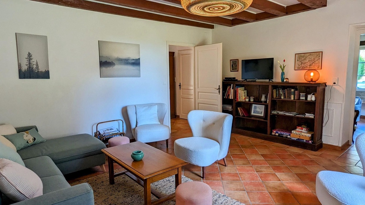 Photo of Livingroom in Saint-Loup-Nantouard