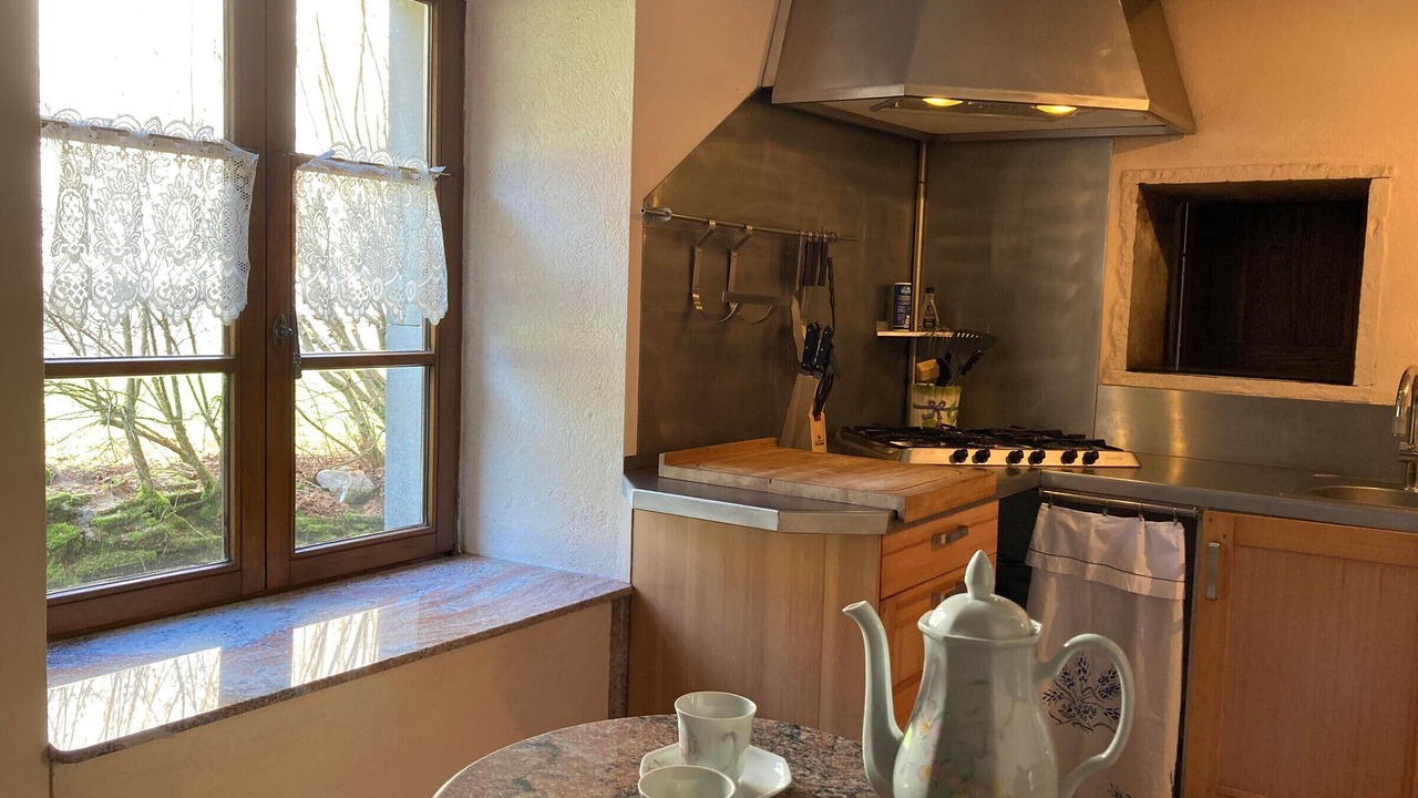 Photo of Kitchen in Esmoulieres