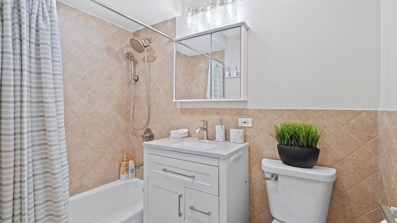 Photo of Bathroom in Villa Park