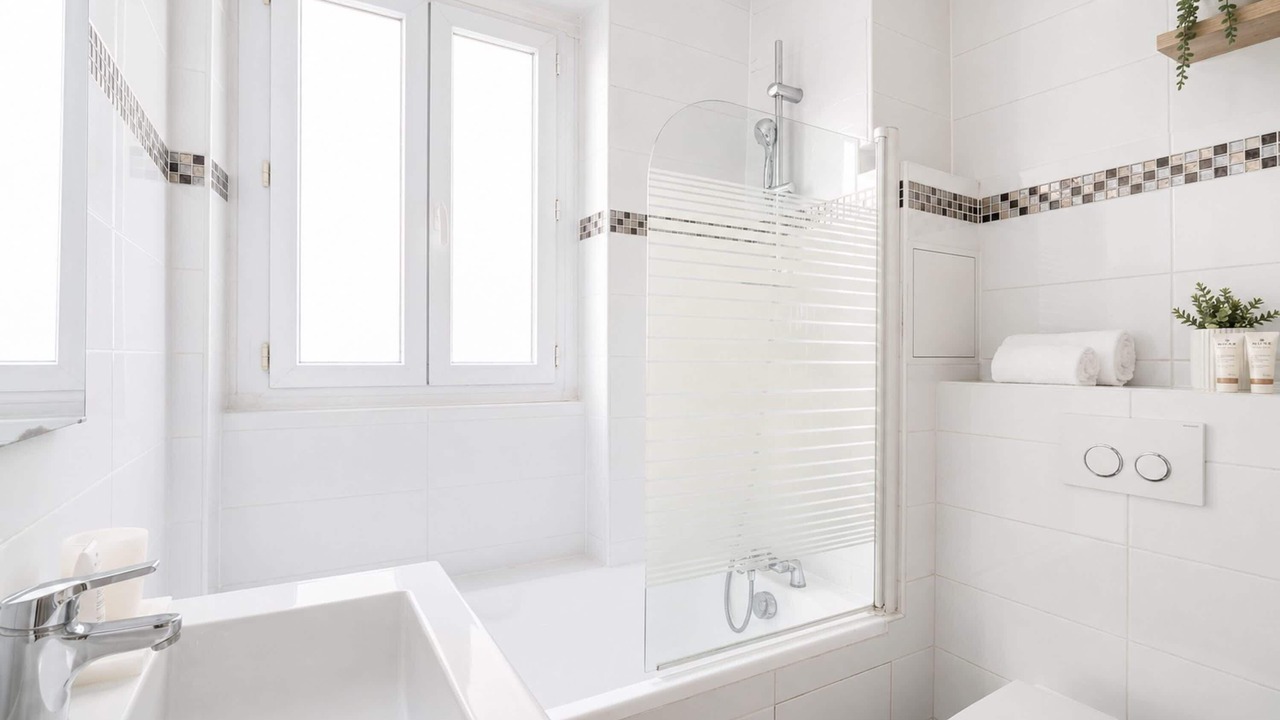 Photo of Bathroom in Porte-Dauphine