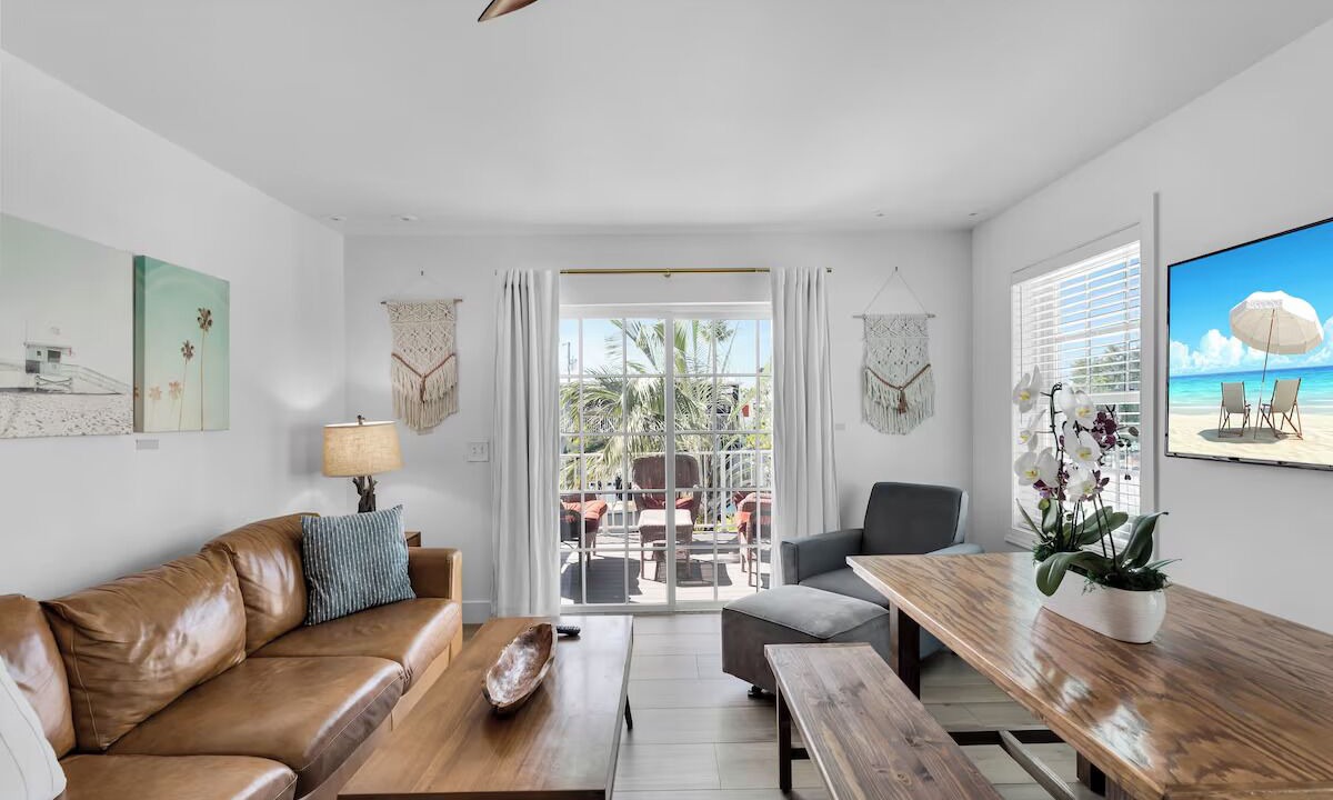 Photo of Livingroom in Layton