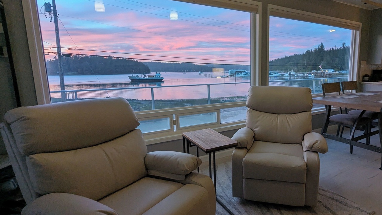 Photo of Livingroom in Oak Harbor