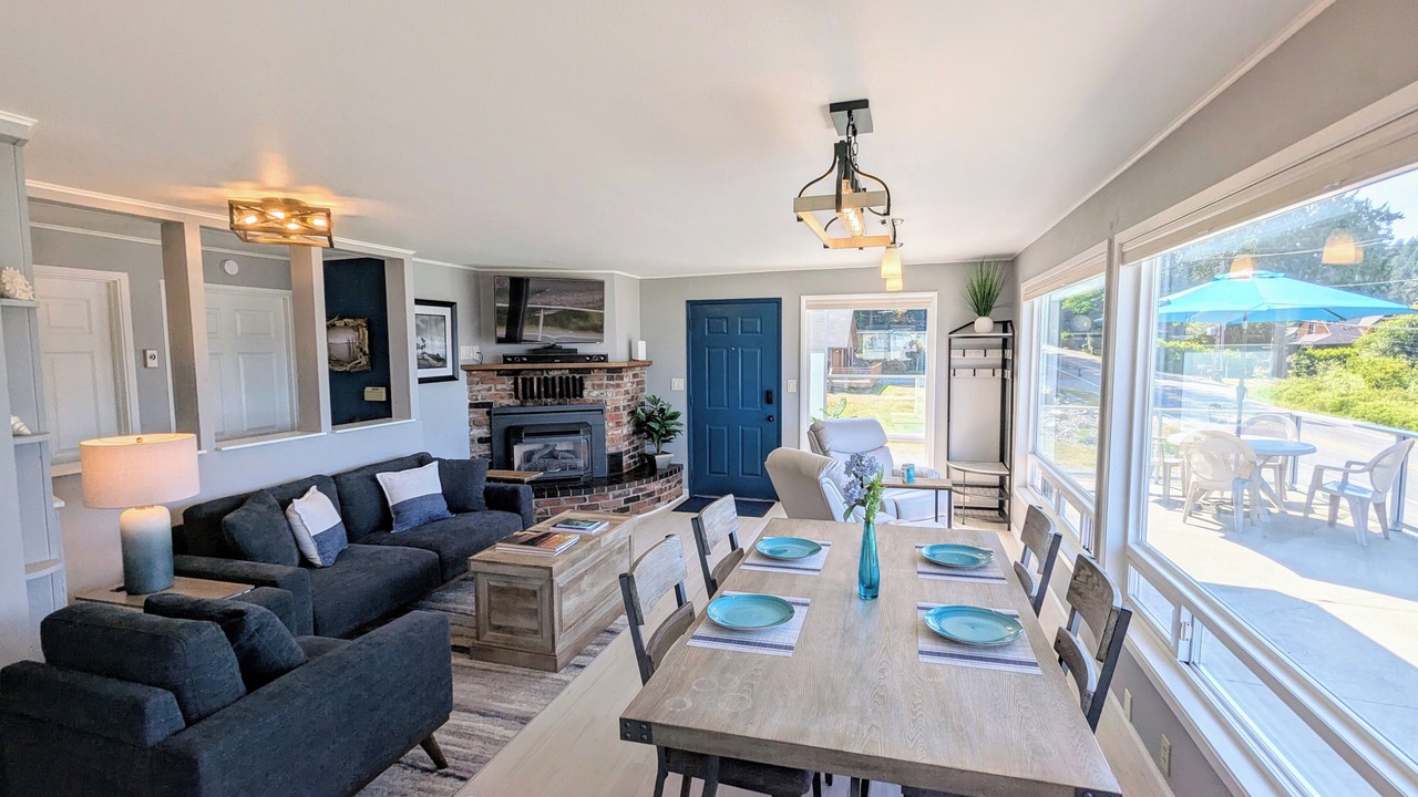 Photo of Livingroom in Oak Harbor