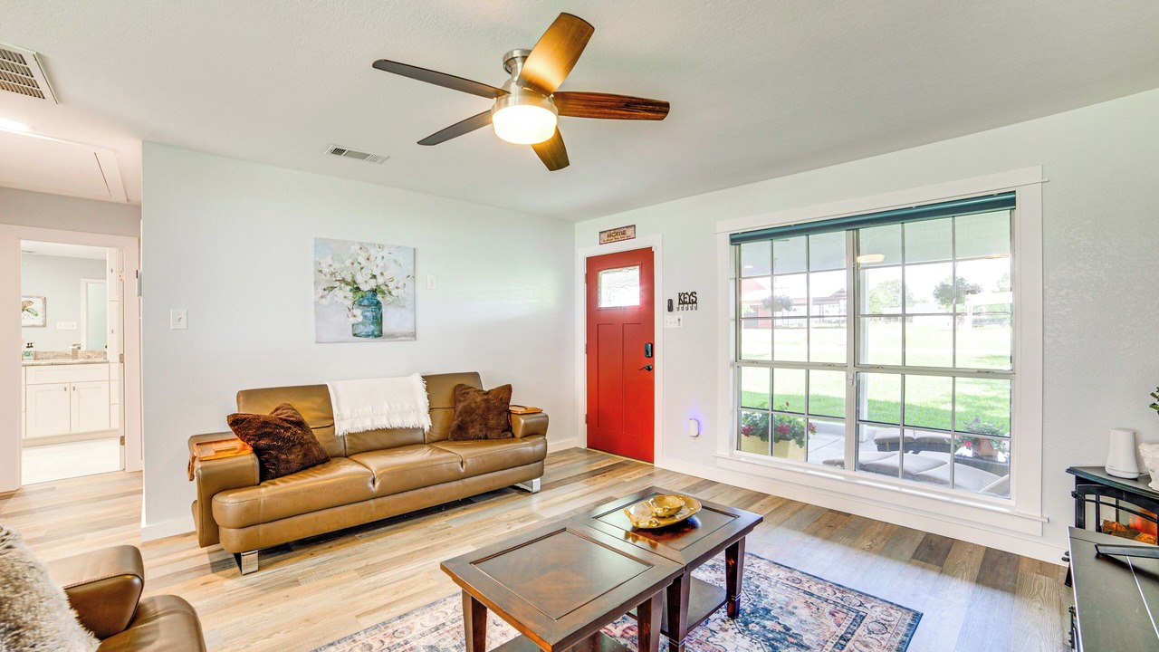 Photo of Livingroom in Wills Point
