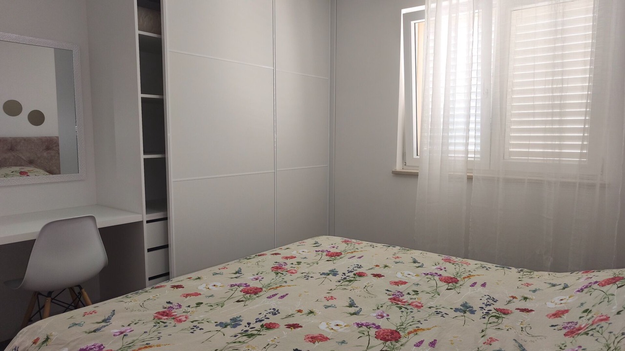 Photo of Bedroom in Molunat
