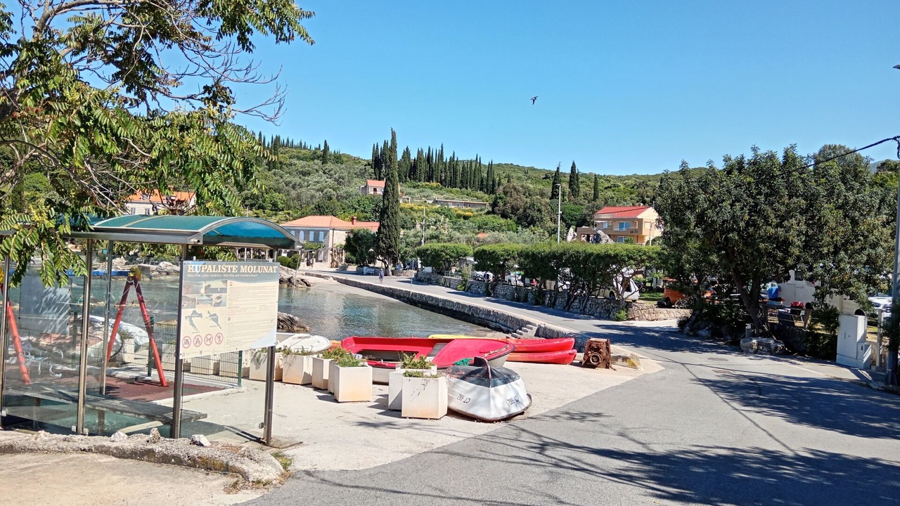 Photo of Others in Molunat