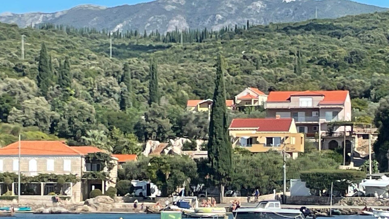 Photo of Others in Molunat