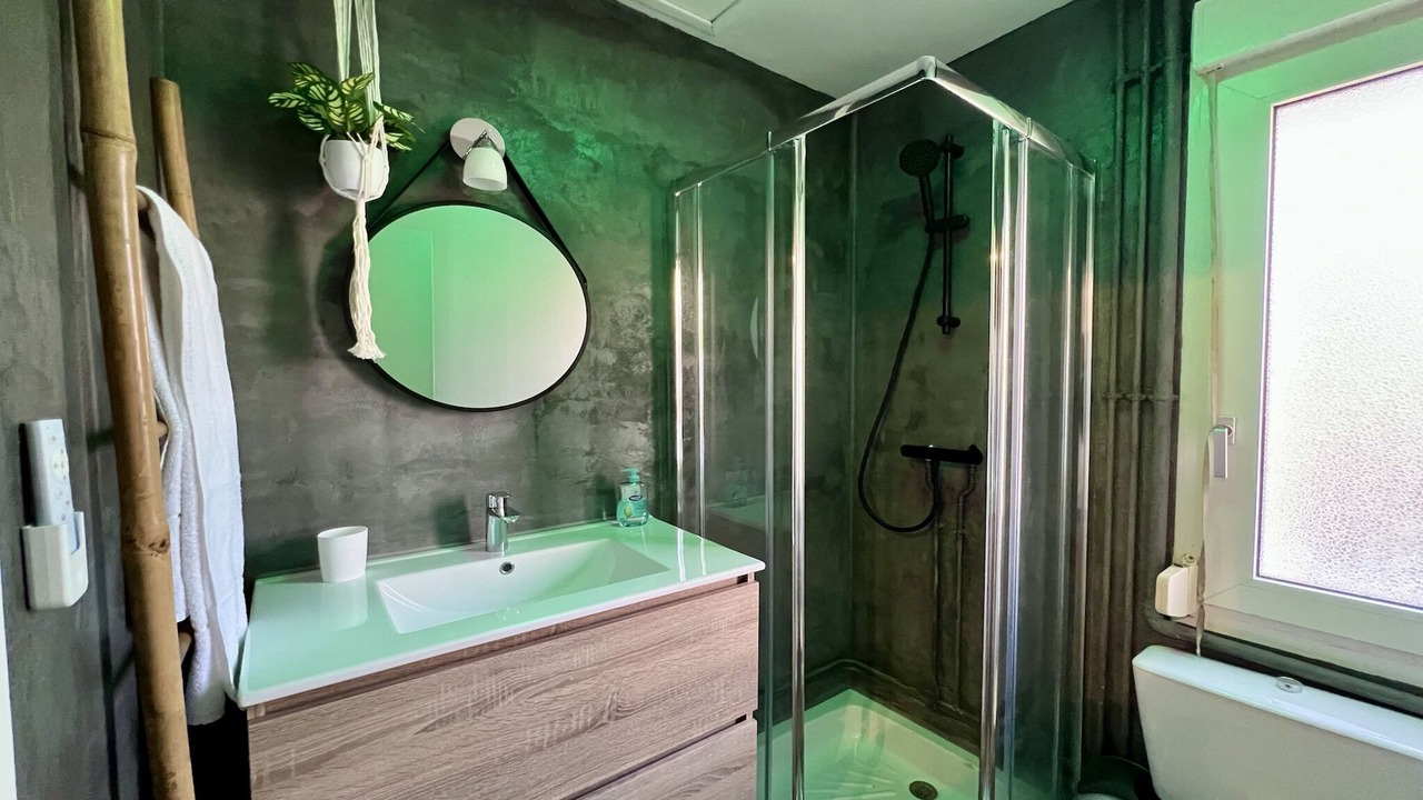 Photo of Bathroom in Liberation
