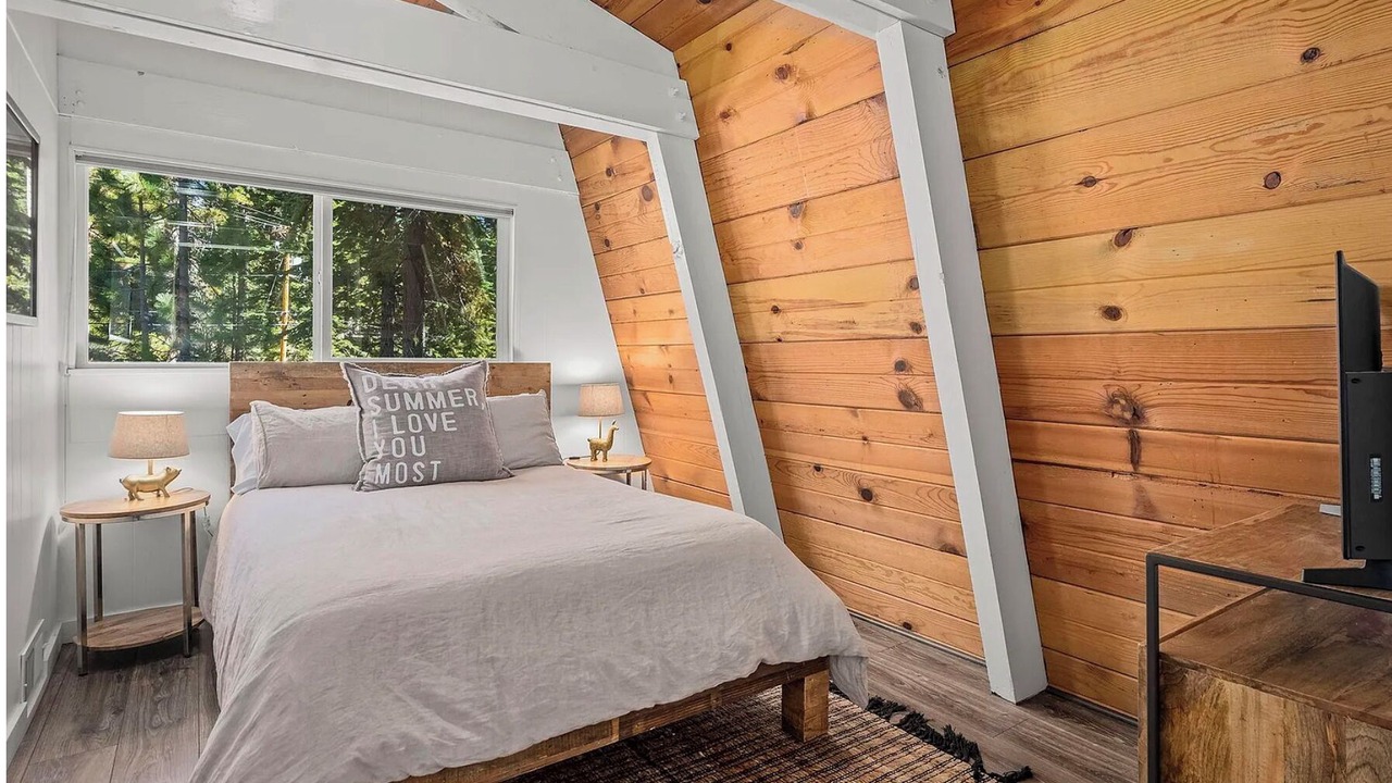 Photo of Bedroom in Carnelian Bay