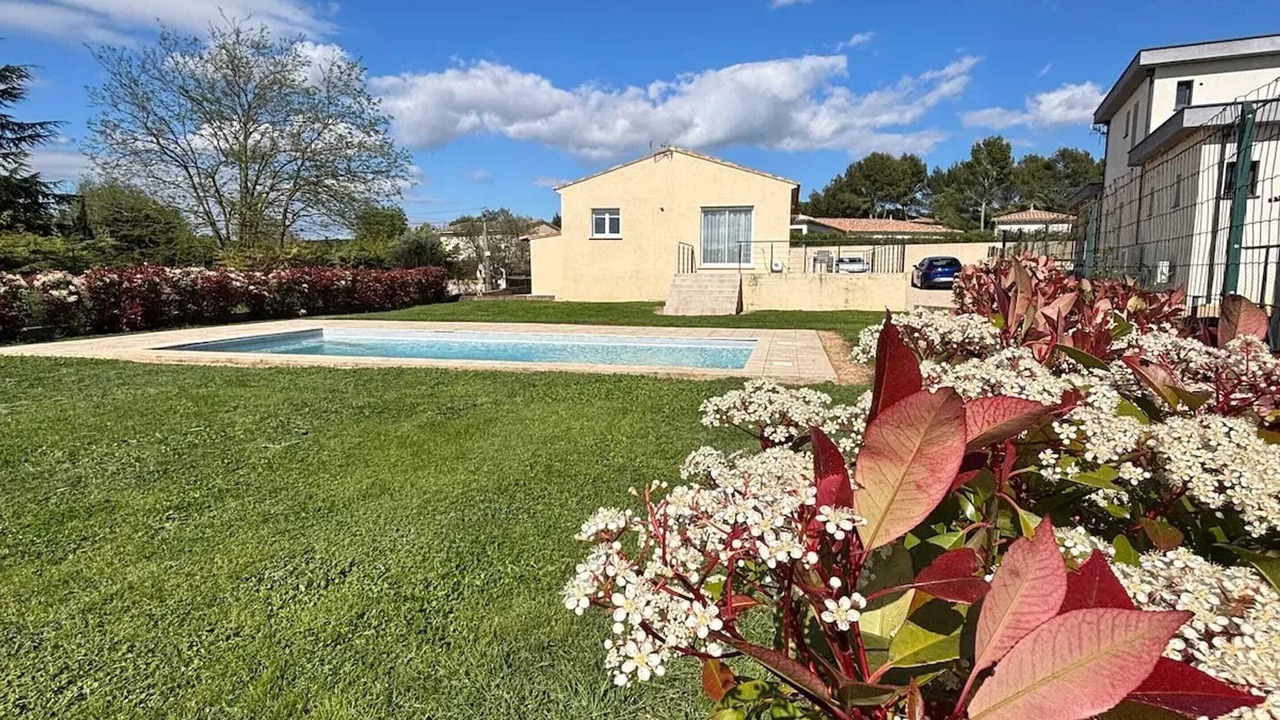 Photo of Outdoor in Flaux