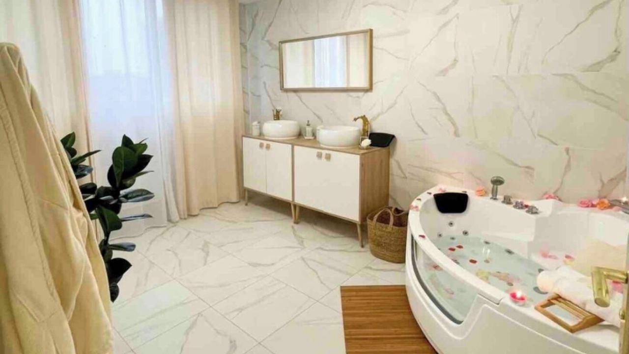Photo of Bathroom in Gare
